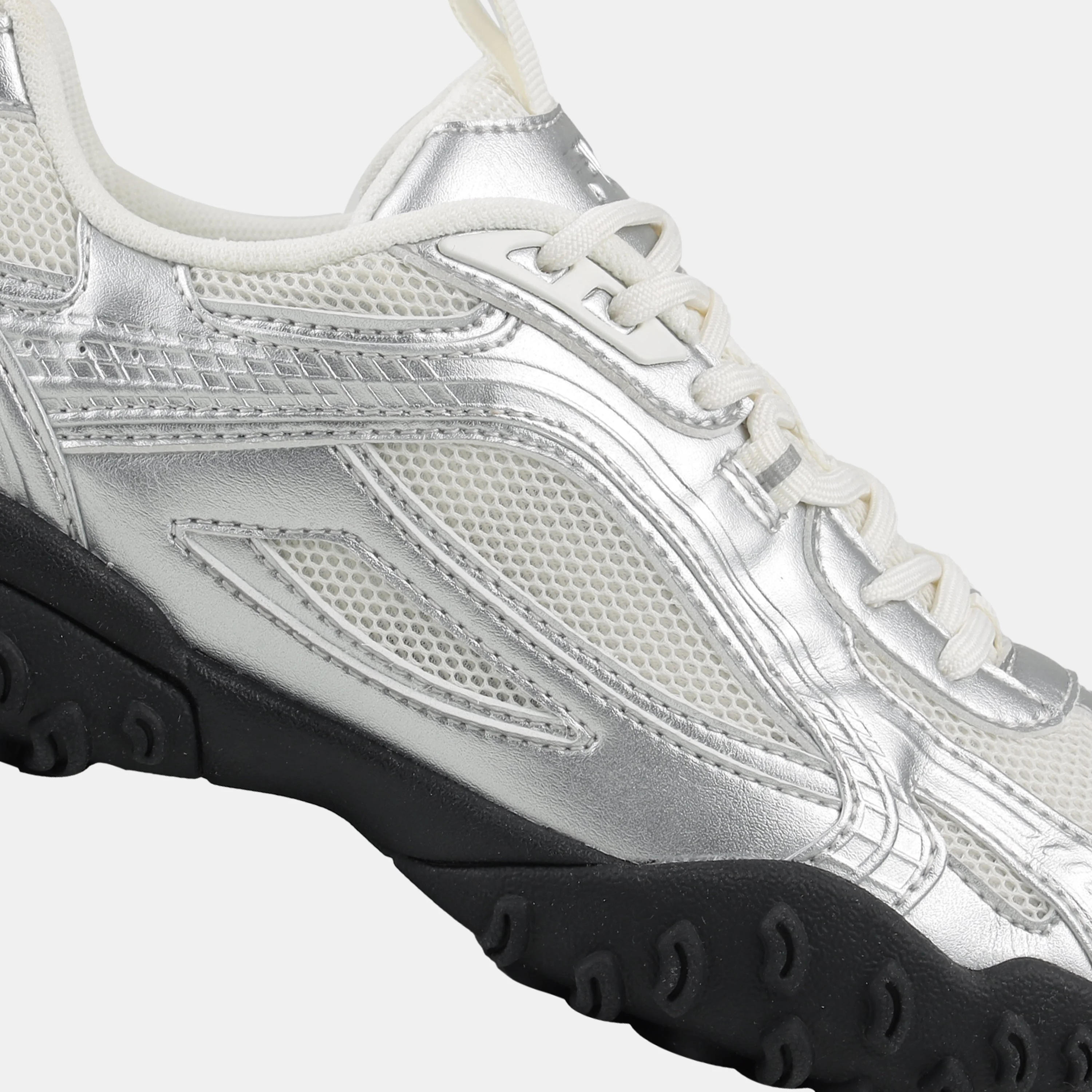 Fila Women Silver Echappe Ms Shoes - image 2